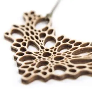 lasergesneden houten ketting / collier - Laser cut wooden necklace / collier