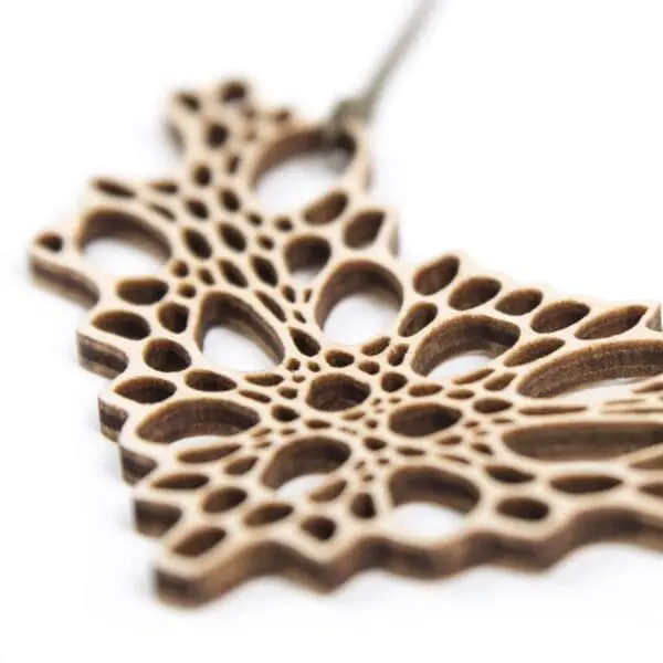 lasergesneden houten ketting / collier - Laser cut wooden necklace / collier