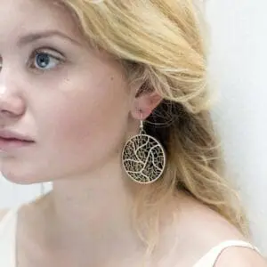 Houten oorbellen - lasergesneden oorbellen / lasercut earrings