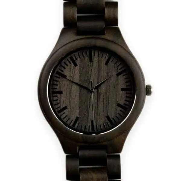 stoer en robuust houten horloge