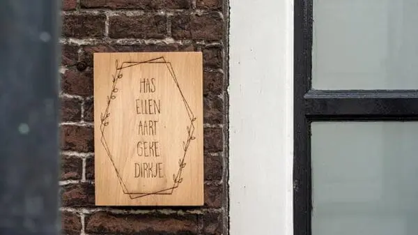 houten huisnummer voordeur