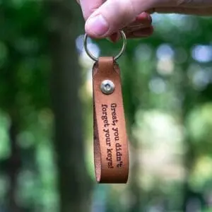 Schlüsselanhänger aus Leder mit Namen
