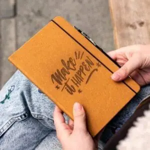 Cognacfarbenes Notizbuch aus recyceltem Leder