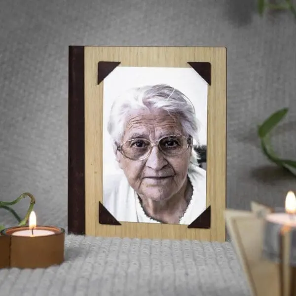 Houten fotolijst met leer - maak je eigen ontwerp.