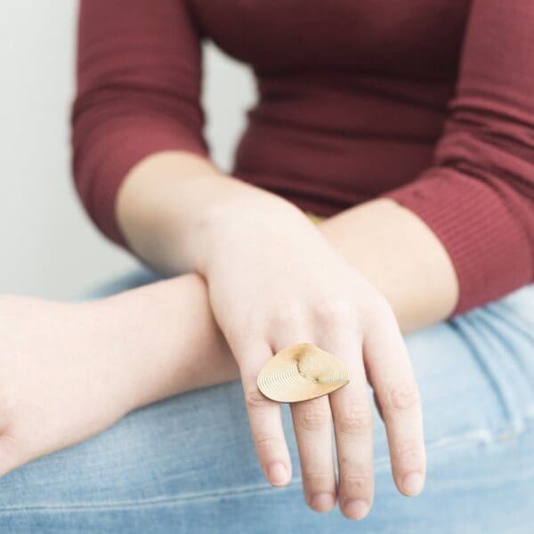 Bague en bois - arbre aux cernes annuels