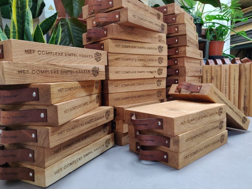 houten hakblok - gepersonaliseerd relatiegeschenk