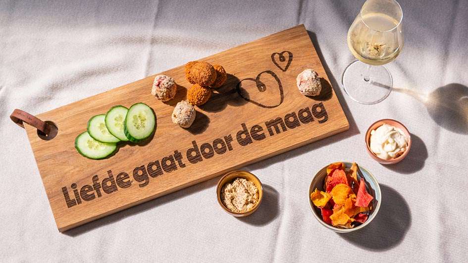 Borrelplank met eigen tekst Large - 20 x 50 x 2 cm