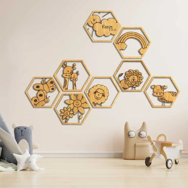 Houten wanddecoratie kinderkamer hexagon wolk vlinder koe bloemen regenboog leeuw giraffen gepersonaliseerd